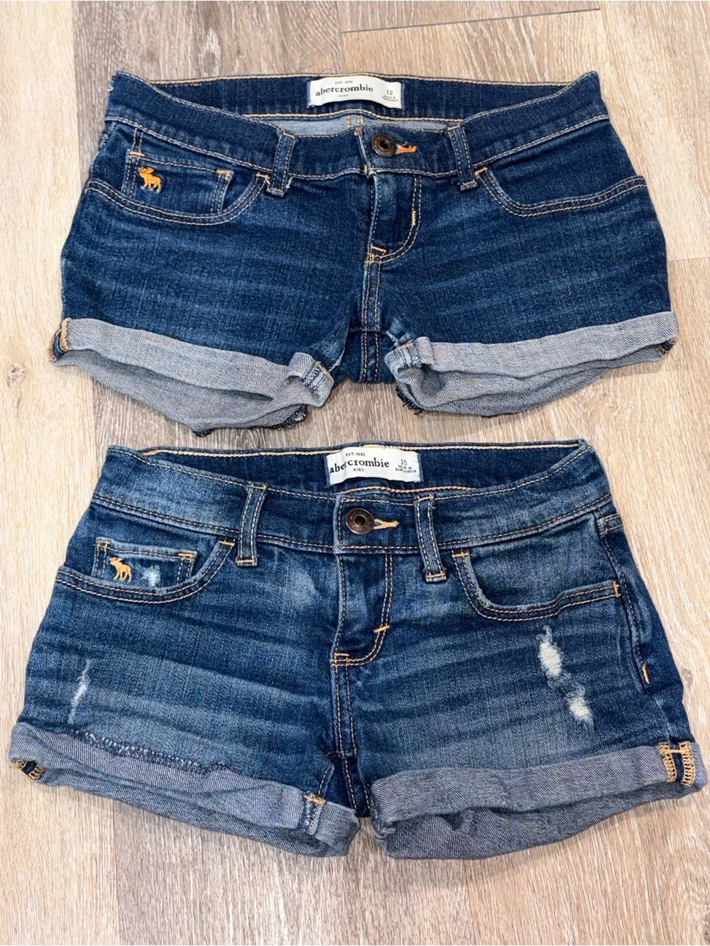 Vintage Y2K Abercrombie & Fitch Dark Blue Rolled Cuff Denim Shorts preppy